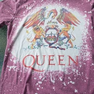 Women's Small, Queen T-shirt